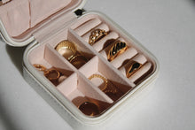 Load image into Gallery viewer, small travel jewelry case