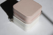 Load image into Gallery viewer, small travel jewelry case