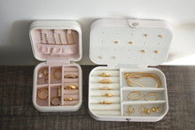 Load image into Gallery viewer, small travel jewelry case