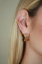 Load image into Gallery viewer, twist ear cuff