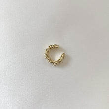 Load image into Gallery viewer, twist ear cuff