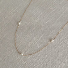 Load image into Gallery viewer, delicate three pearl necklace
