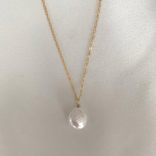 Load image into Gallery viewer, pearl drop necklace
