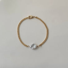 Load image into Gallery viewer, chase pearl bracelet
